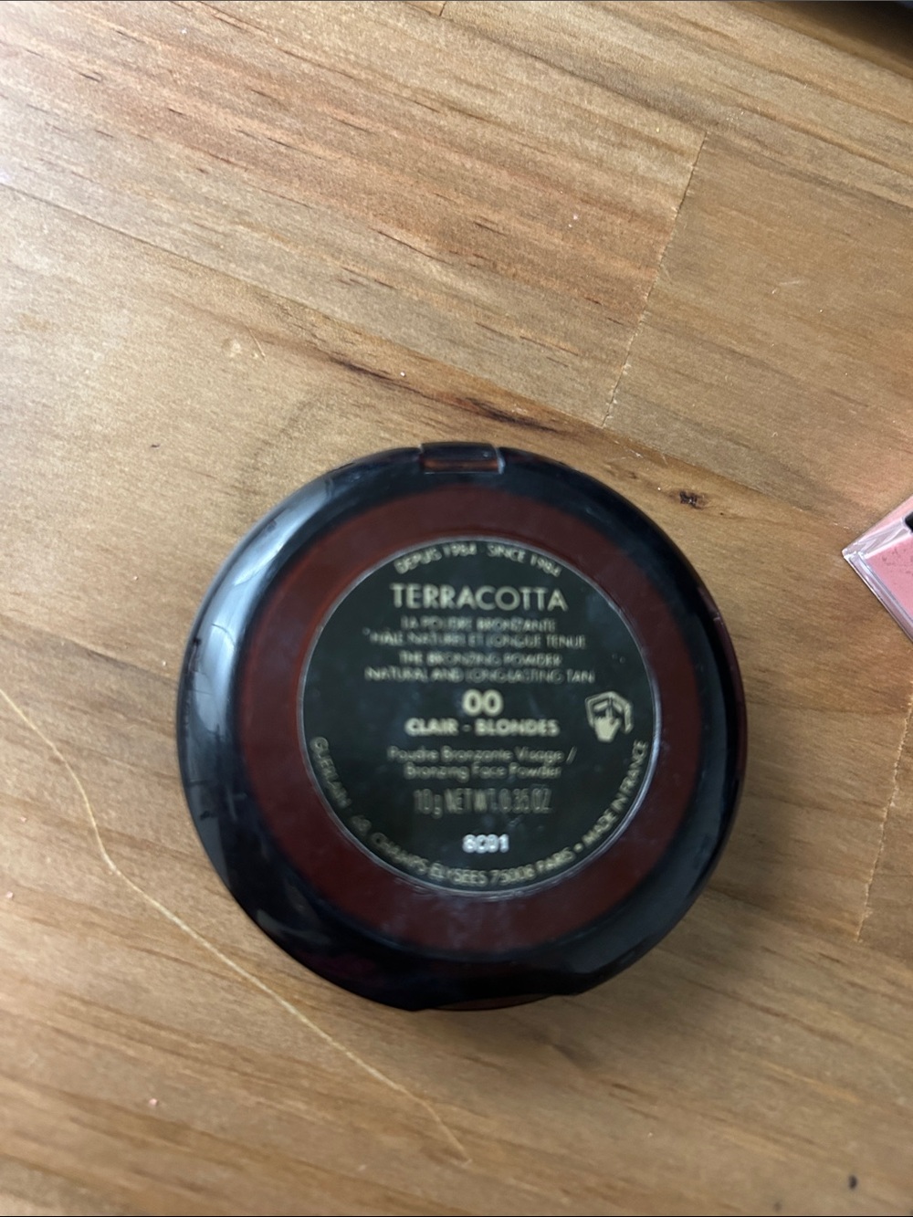 Guerlain bronzer - Picture 2 of 3